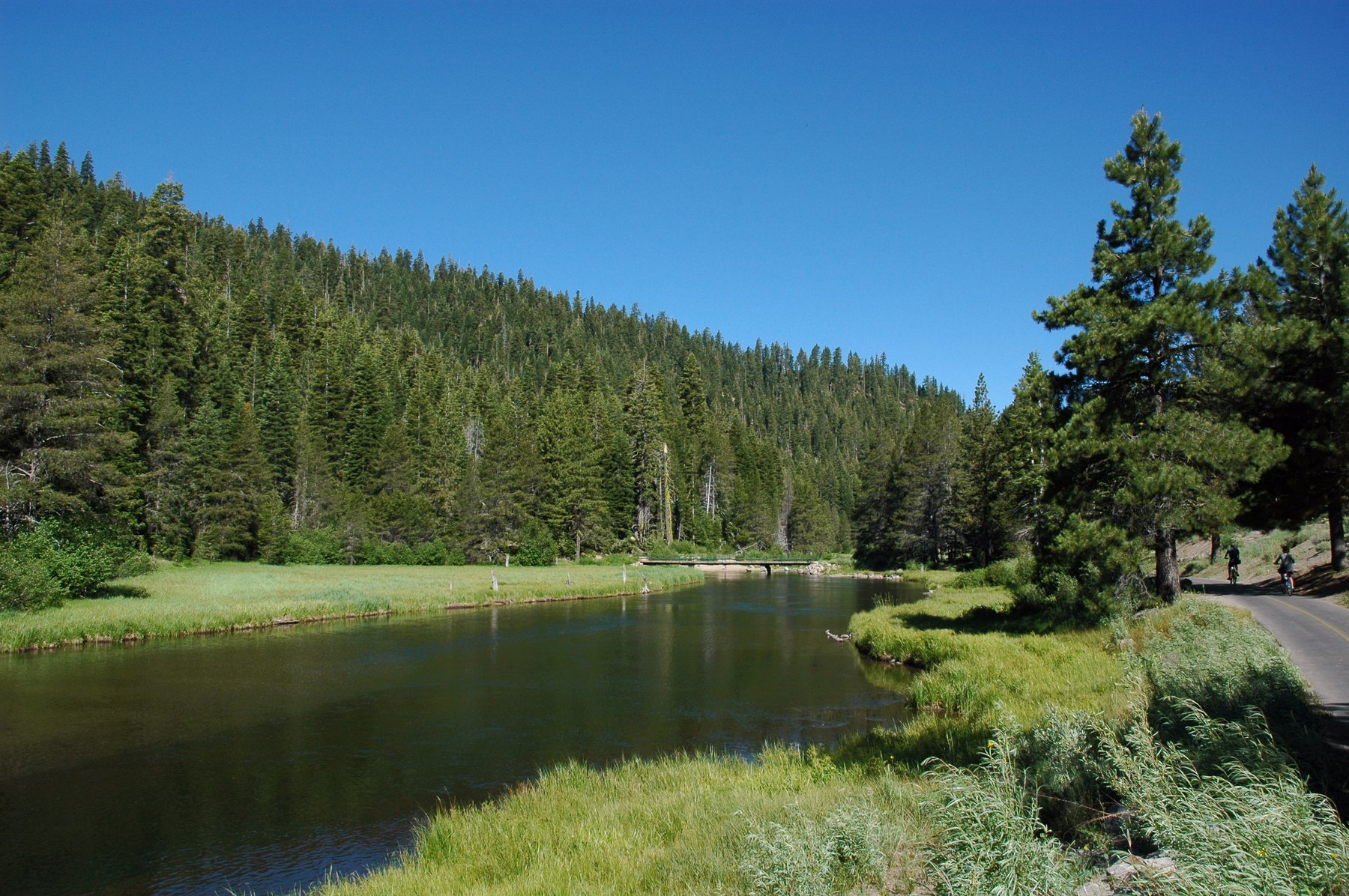 Truckee vs. Tahoe City: Where to Stay